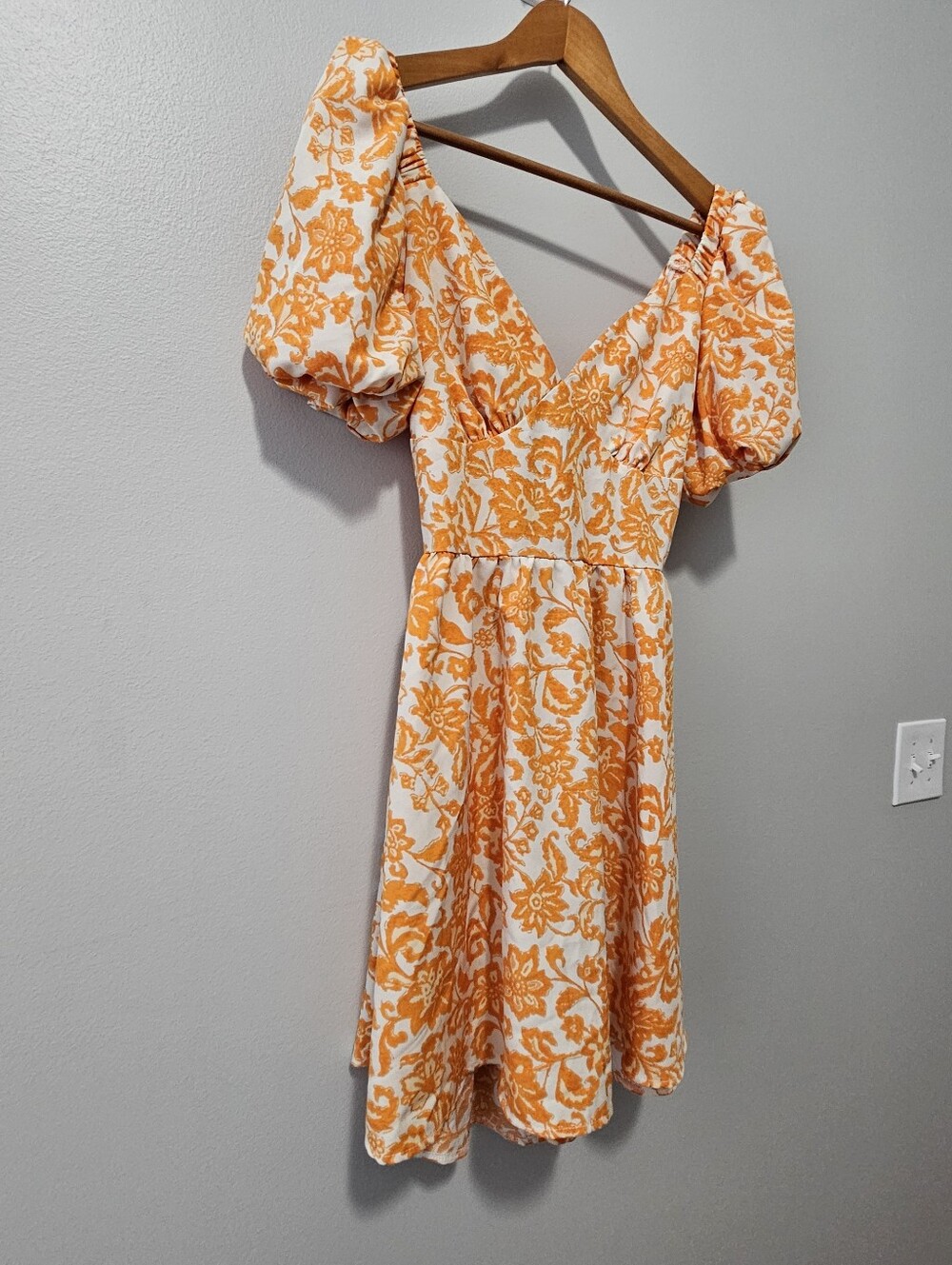 Dress - Picture 2 of 5
